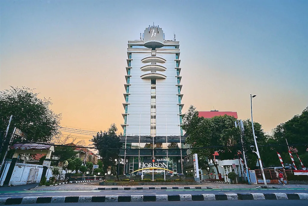 Horison Ultima Menteng Tampak Depan
